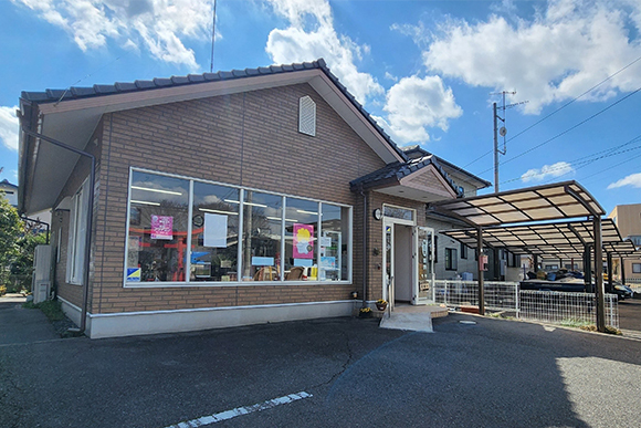 絹の里薬局　薬局外観