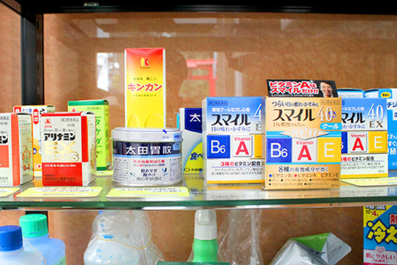 絹の里薬局　OTC（医薬品）
